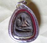 พระปิดตาหลังแบบวัดวรพตรสาขาวัดป่าชลบุรี(หลวงปู่เฮี้ยง)