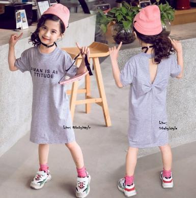  Salesเด็กโต-เดรสแขนสั้นสีเทาสกรีนAUMAN IS AN ATTITUDEหลังเว้าหยดน้ำบิดเกรียวไซส์150/160รหัสKKL069A