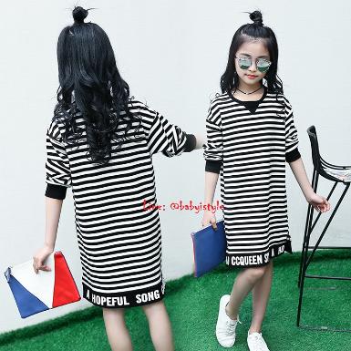  Salesเด็กโต-เดรสแขนยาวจั๊มพ์ลายริ้วสีดำสกรีนCCQUEEN STYLEผ่าข้างไซส์ 140/150/160 รหัส KKK832B